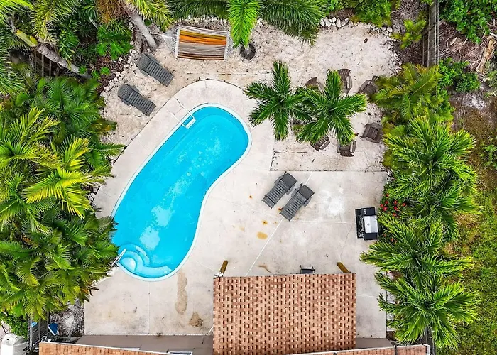 Ferienhaus Tropical Yardheated Poolfirepitgame Roombeach